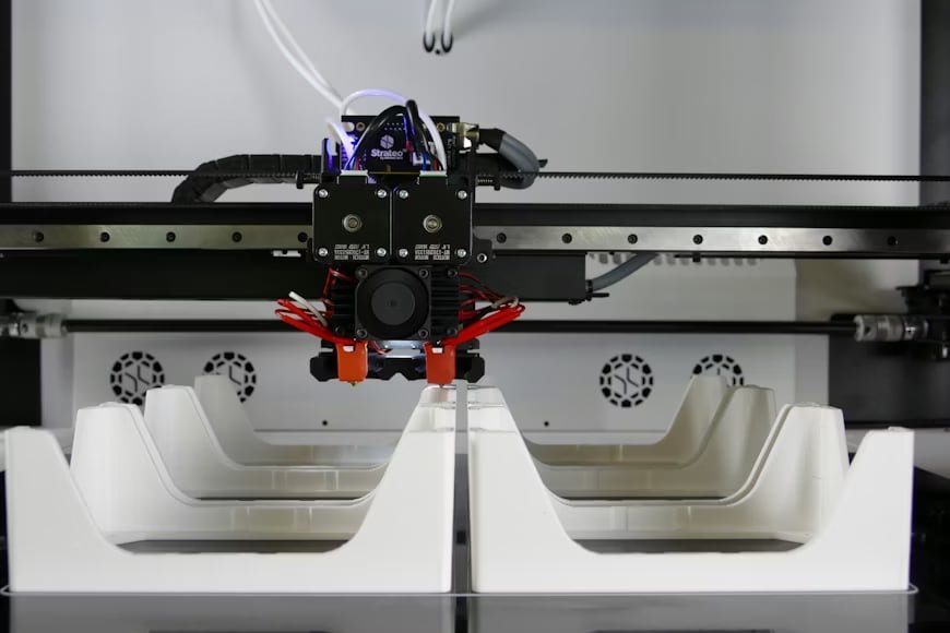 Additive Manufacturing: The Complete Guide to 3D Printing for Product Development