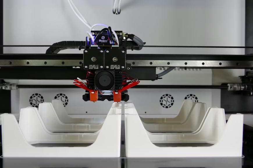 Additive Manufacturing: The Complete Guide to 3D Printing for Product Development